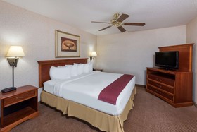 Seasons Inn & suites