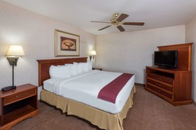Seasons Inn & suites