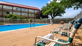 Best Western Plus Chicago Hillside