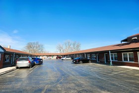 Manor Motel By OYO Near Oak Brook Chicago Westchester