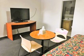 Manor Motel By OYO Near Oak Brook Chicago Westchester