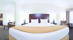 Holiday Inn Express & Suites Chicago West-O'Hare Airport Area