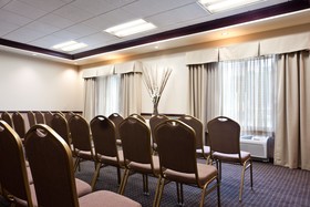 Holiday Inn Express & Suites Chicago West-O'Hare Airport Area