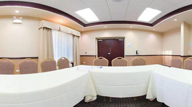 Holiday Inn Express & Suites Chicago West-O'Hare Airport Area