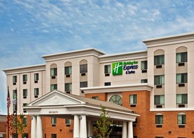 Holiday Inn Express & Suites Chicago West-O'Hare Airport Area