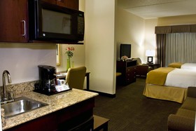 Holiday Inn Express & Suites Chicago West-O'Hare Airport Area