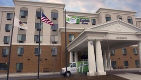 Holiday Inn Express & Suites Chicago West-O'Hare Airport Area