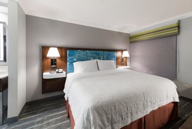 Hampton Inn & Suites Chicago/Hoffman Estates