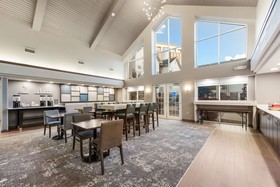 Hampton Inn & Suites Chicago/Hoffman Estates