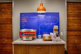 Holiday Inn Express & Suites Chicago - Hoffman Estates