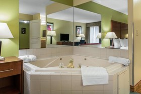 Quality Inn Jacksonville Near I-72
