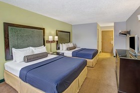 Days Inn by Wyndham Great Lakes Naval Base
