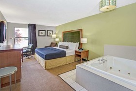 Days Inn by Wyndham Great Lakes Naval Base