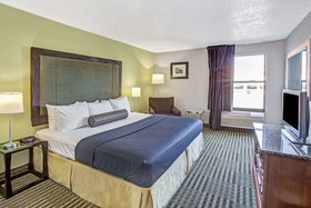 Days Inn by Wyndham Great Lakes Naval Base
