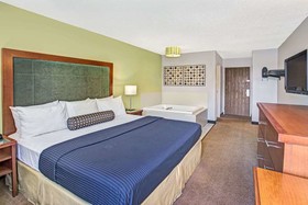 Days Inn by Wyndham Great Lakes Naval Base