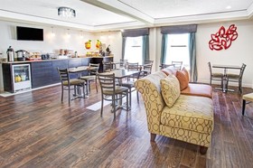 Days Inn by Wyndham Great Lakes Naval Base