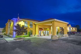 Days Inn by Wyndham Great Lakes Naval Base