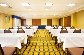 Holiday Inn Express & Suites Chicago South Lansing