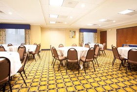 Holiday Inn Express & Suites Chicago South Lansing