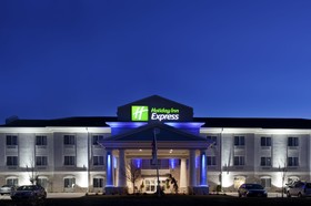 Holiday Inn Express Le Roy - Bloomington Area