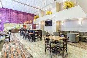 Hampton Inn Suites Chicago Libertyville