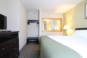 Holiday Inn Express & Suites Chicago-Libertyville