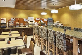 Holiday Inn Express & Suites Chicago-Libertyville