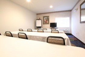 Holiday Inn Express & Suites Chicago-Libertyville