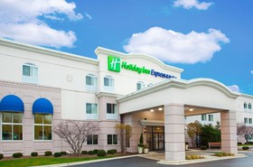 Holiday Inn Express & Suites Chicago-Libertyville