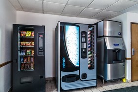 Motel 6 Libertyville