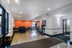 Motel 6 Libertyville