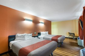 Motel 6 Libertyville
