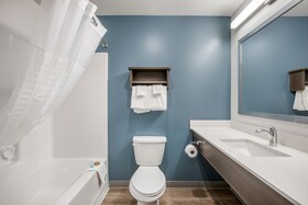 Wood Spring Suites Libertyville