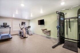 Wood Spring Suites Libertyville