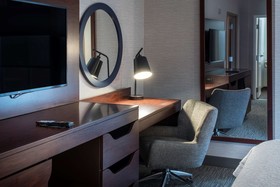 Hampton Inn & Suites Lincolnshire