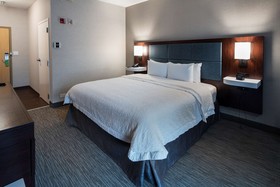 Hampton Inn & Suites Lincolnshire
