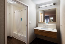 Hampton Inn & Suites Lincolnshire