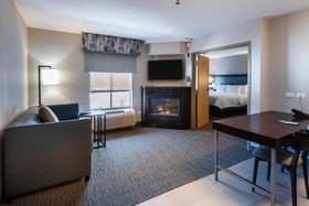 Hampton Inn & Suites Lincolnshire
