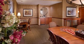 DoubleTree by Hilton Lisle Naperville
