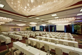 DoubleTree by Hilton Lisle Naperville
