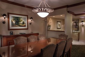 DoubleTree by Hilton Lisle Naperville
