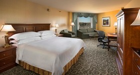 DoubleTree by Hilton Lisle Naperville