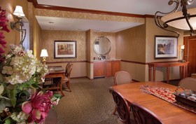 DoubleTree by Hilton Lisle Naperville