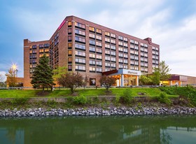 Sheraton Lisle Naperville Hotel