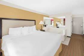 Baymont by Wyndham Litchfield