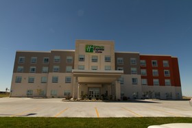 Holiday Inn Express & Suites Litchfield West