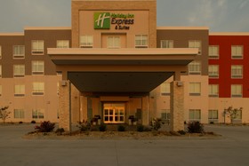 Holiday Inn Express & Suites Litchfield West