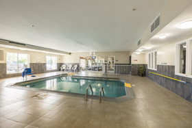 Holiday Inn Express & Suites Chicago - Matteson