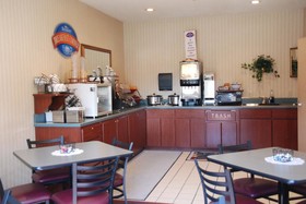 Clarion Pointe Mattoon Near University