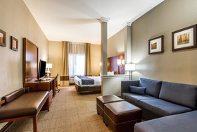 Comfort Suites